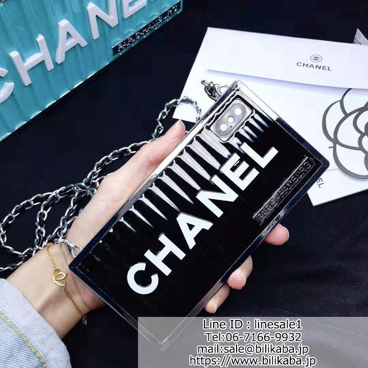 CHANEL アイフォンテン/8plusカバー チェーン付き