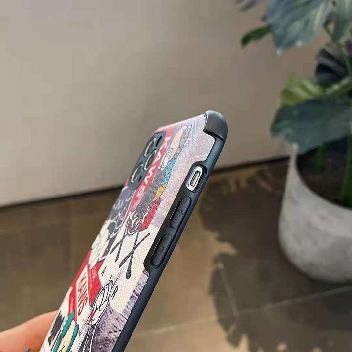 人気 カウズ iphone12proケース