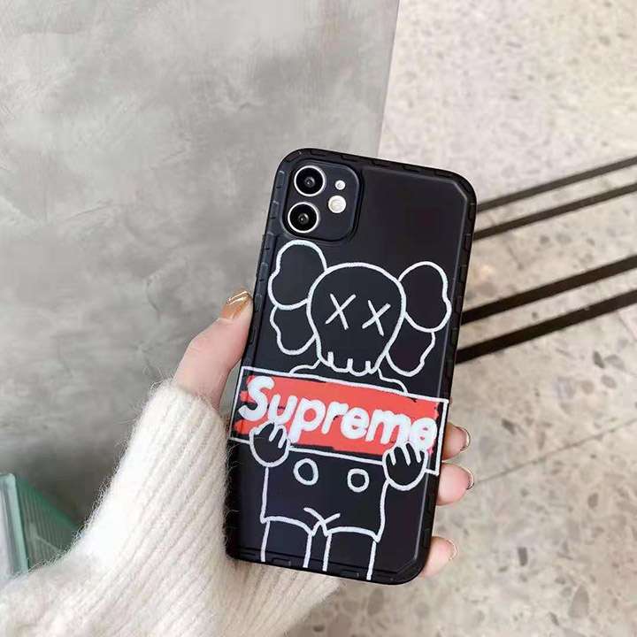 Kaws アイフォン 7 スマホケース シンプル風