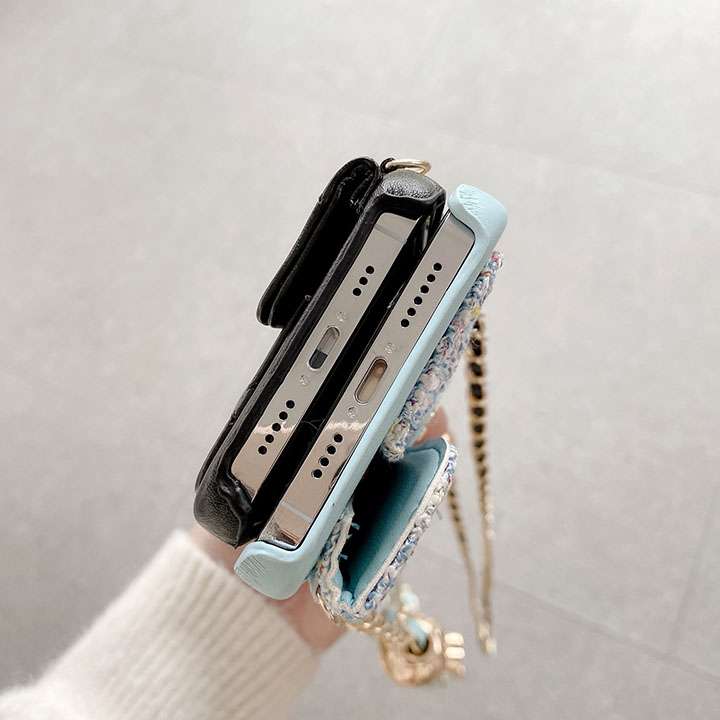 iphoneXS Chanel女性力満点カバー