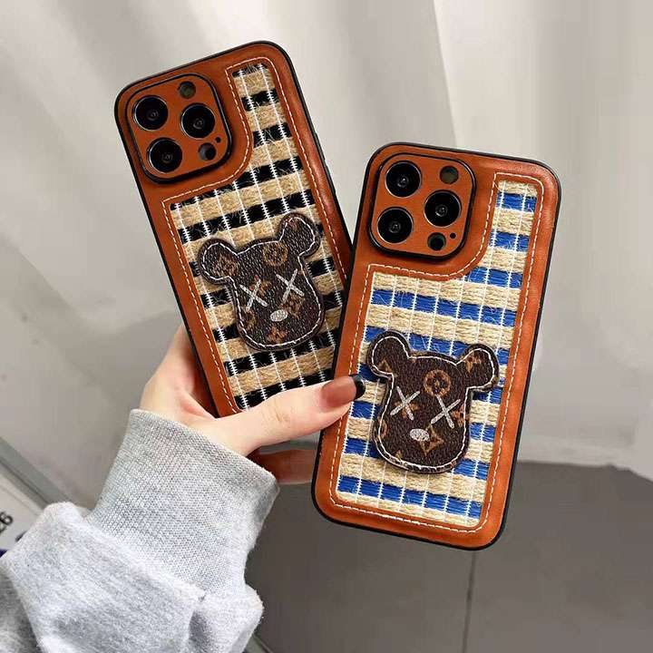 アイホン7/7PLUSレザーカバーカウズ