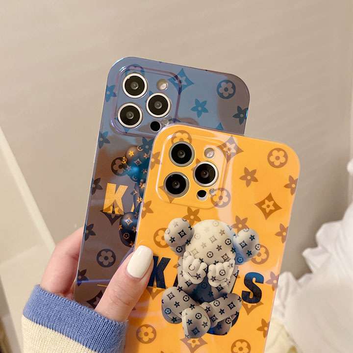 流行り Kaws アイホン13 mini/13 pro max スマホケース