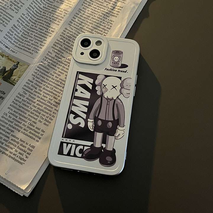 Kaws iphone11 ケース