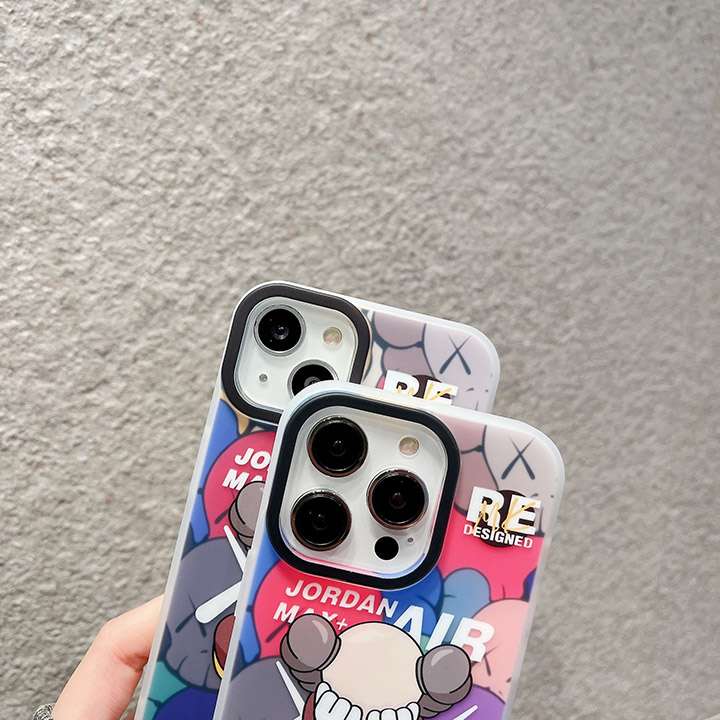 kaws スマホケース 流行り アイフォン 12 pro max/12pro