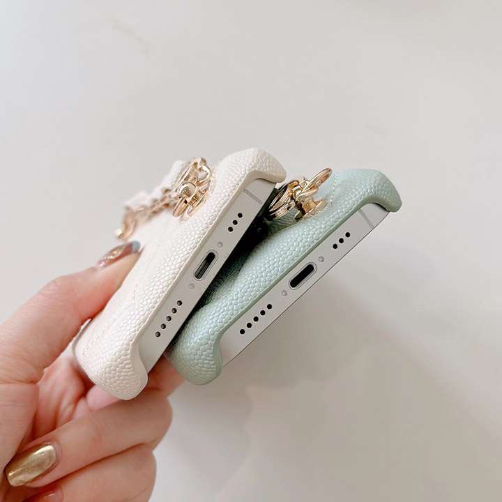 chanel スマホケース 手首ストラップ付き iPhone 14Promax